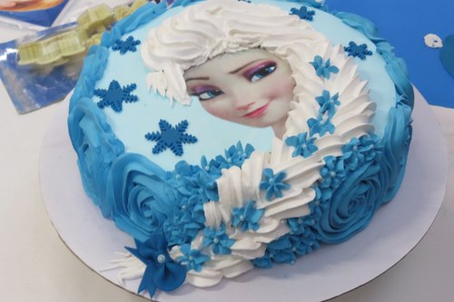 ☆ DIY : Réaliser un Gâteau Elsa la Reine des Neiges et sa jolie tresse -  Décoration à la poche à douille ☆ - Ma Folie Des Fêtes