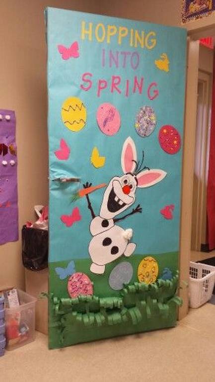 Pâques décoration de porte de classe lapin sur porte de couleur - Ma Folie Des Fêtes